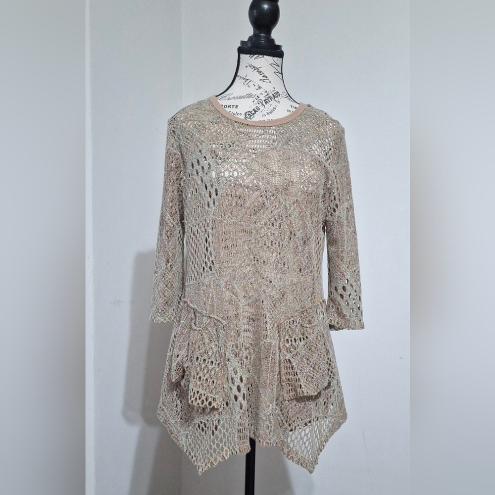 Open-Knit Beige Tunic Sweater with Front Pockets - Unbranded